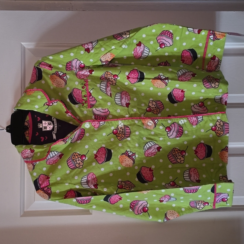 University of Couture Cupcake Pajama Top  Size M